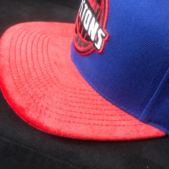 Mitchell and ness Detroit Pistons SnapBack - Picture 12 of 12